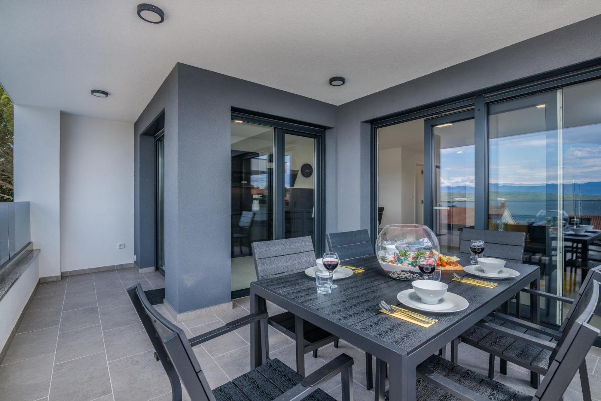 Apartments Elle Luxury Vantacici Malinska Quarto foto